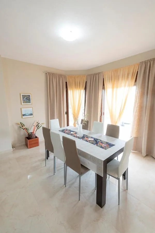 Villa George By Rentalspro Services - Nea Potidea Halkidiki 0*, Nea Poteidaia Greece
